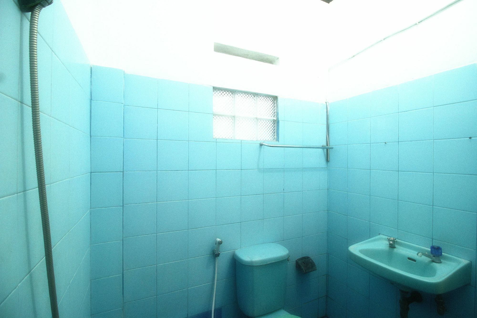 Dua Dara Inn Kuta Legian Exterior foto