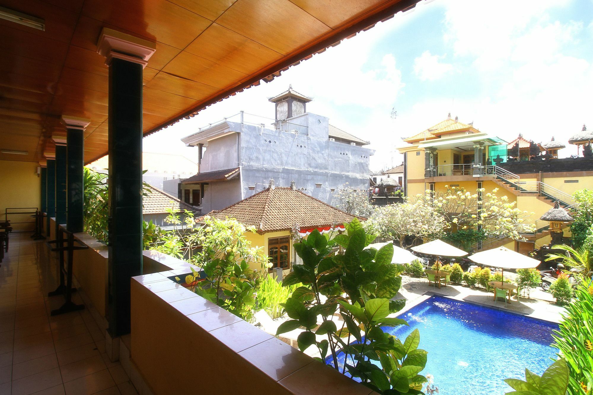 Dua Dara Inn Kuta Legian Exterior foto