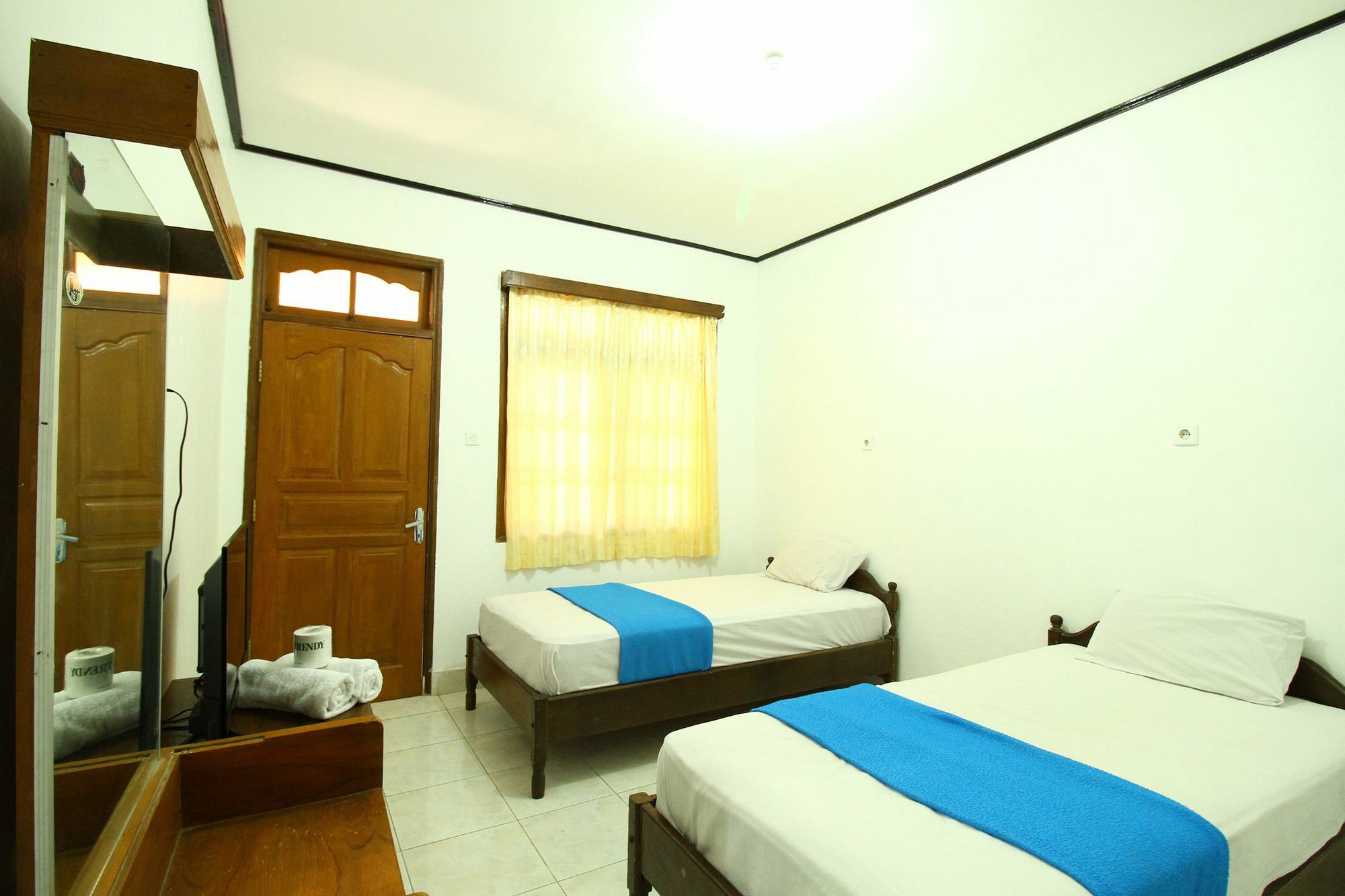 Dua Dara Inn Kuta Legian Exterior foto