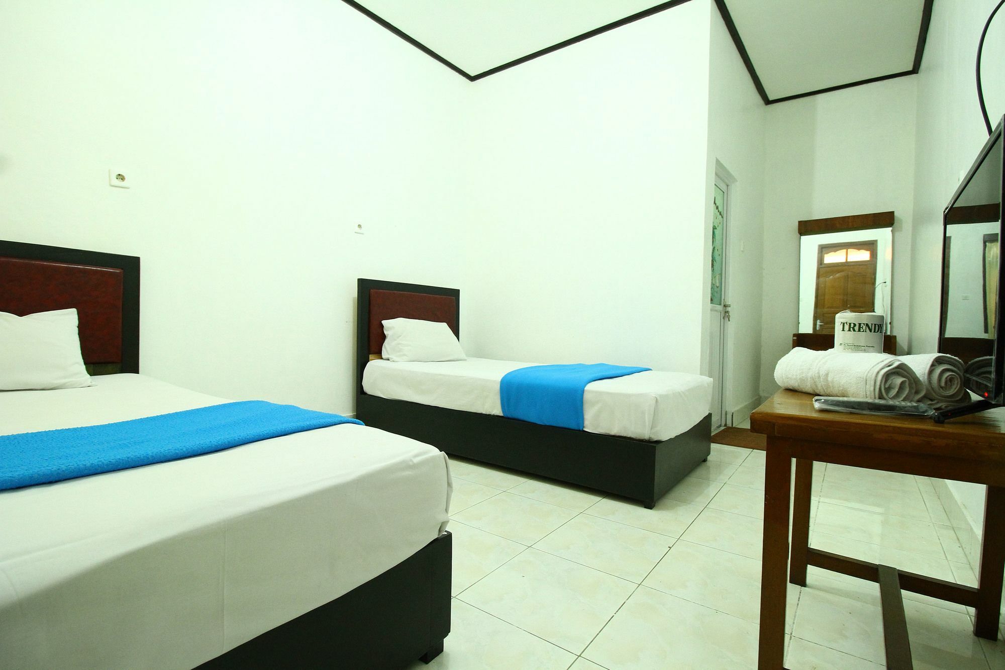 Dua Dara Inn Kuta Legian Exterior foto