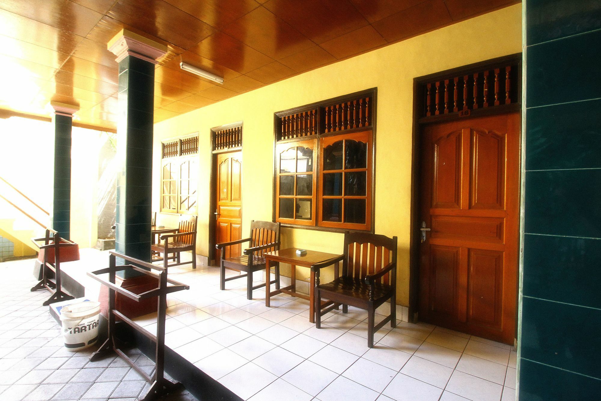 Dua Dara Inn Kuta Legian Exterior foto