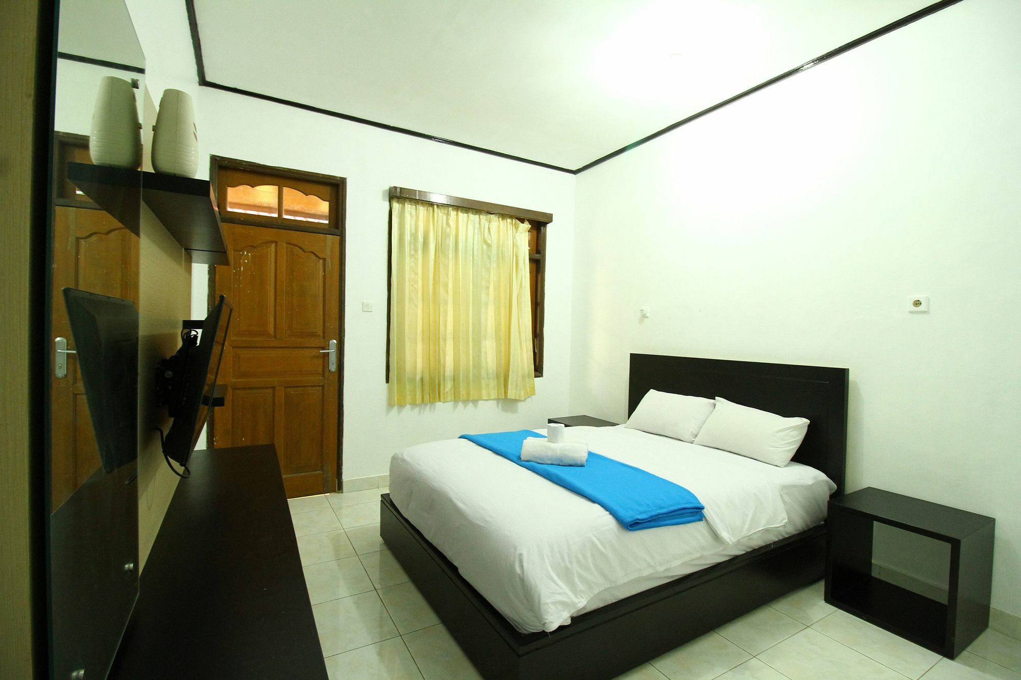 Dua Dara Inn Kuta Legian Exterior foto